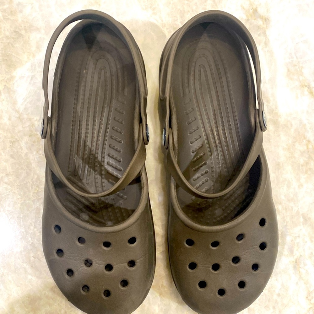 Crocs, size 9